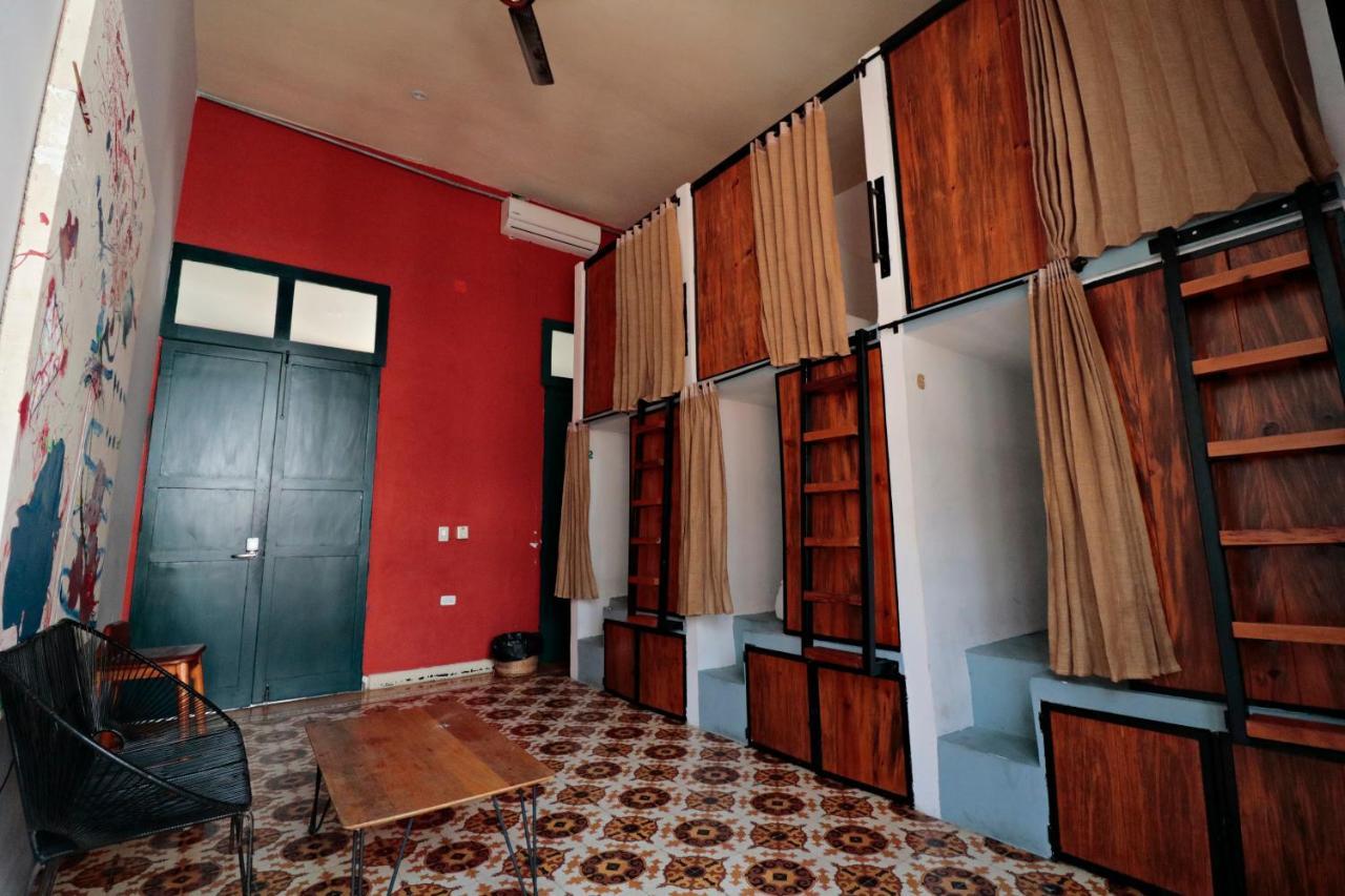 Single Bed in Dormitory Room,1225955051:JPEG