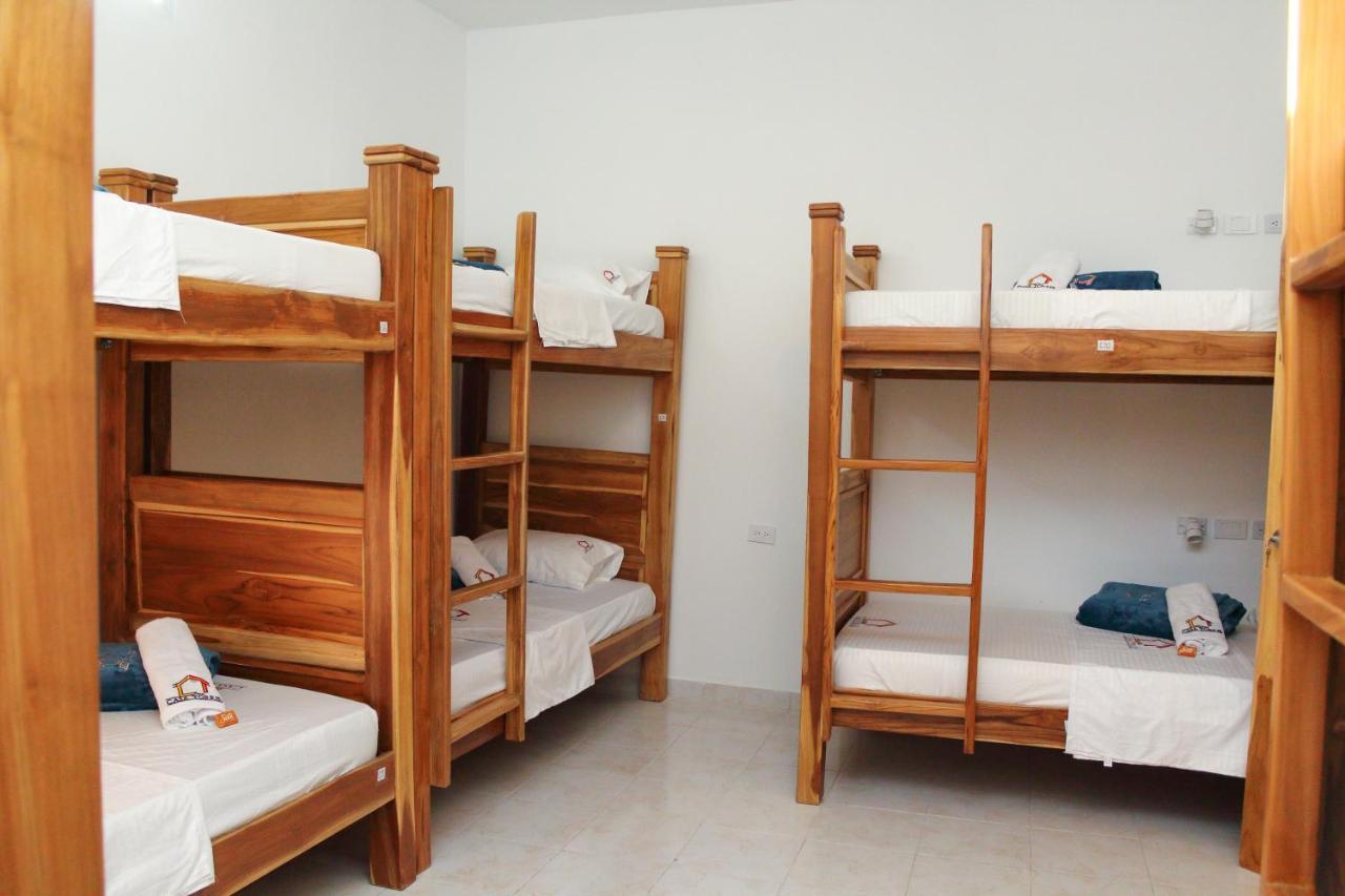 Cama em Dormitório Misto com 10 Camas