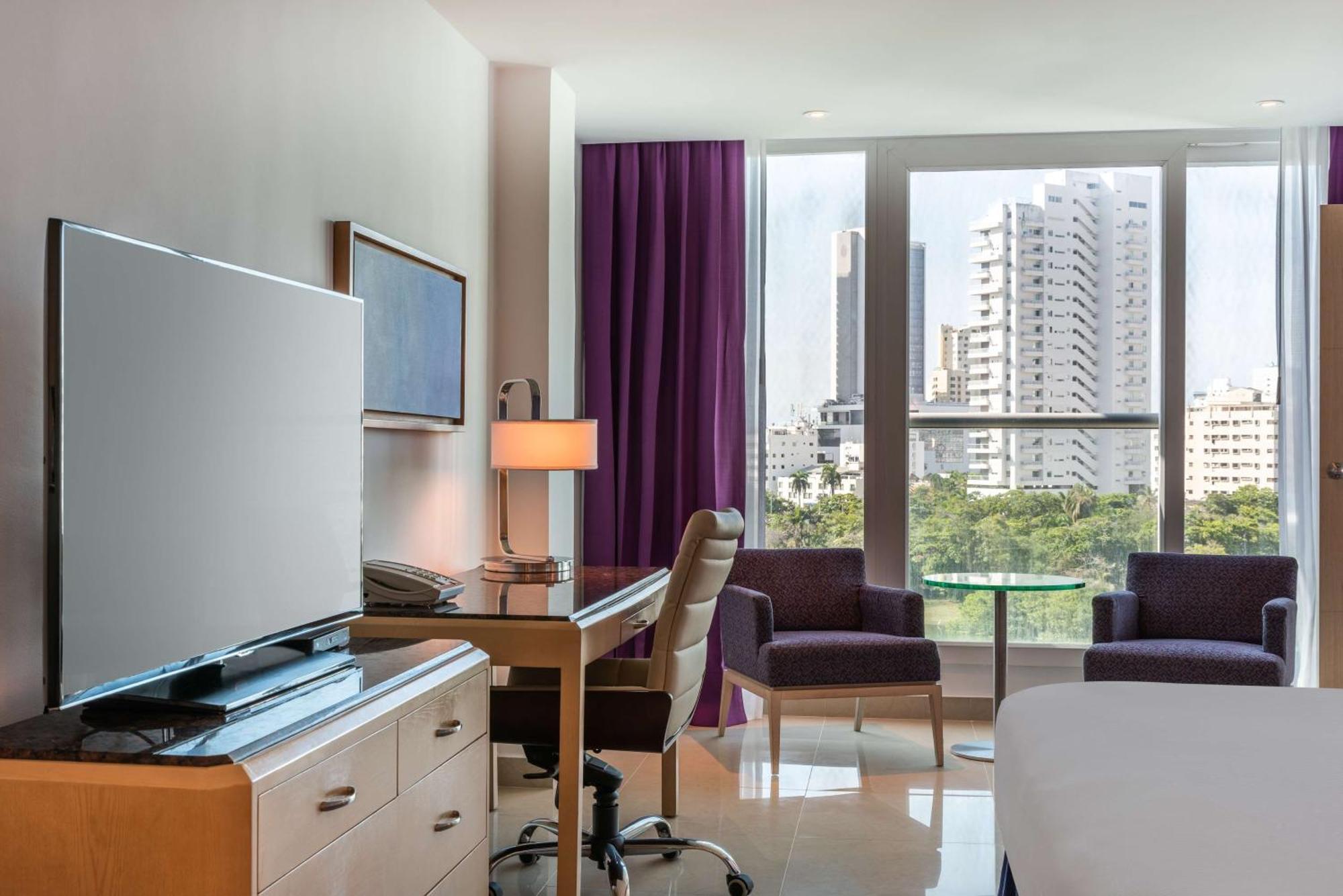 Queen Room with Two Queen Beds and City View,1545567241:JPEG