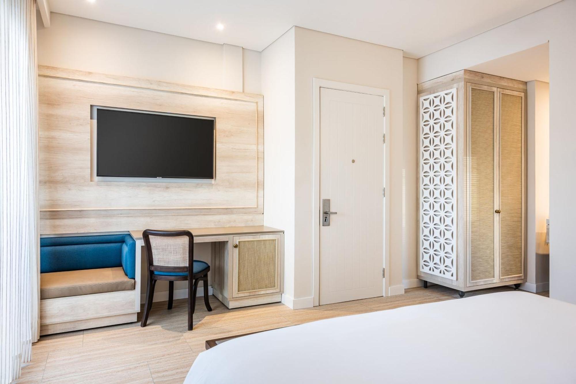 Deluxe King Room, Guest room, 1 King,1543023409:JPEG