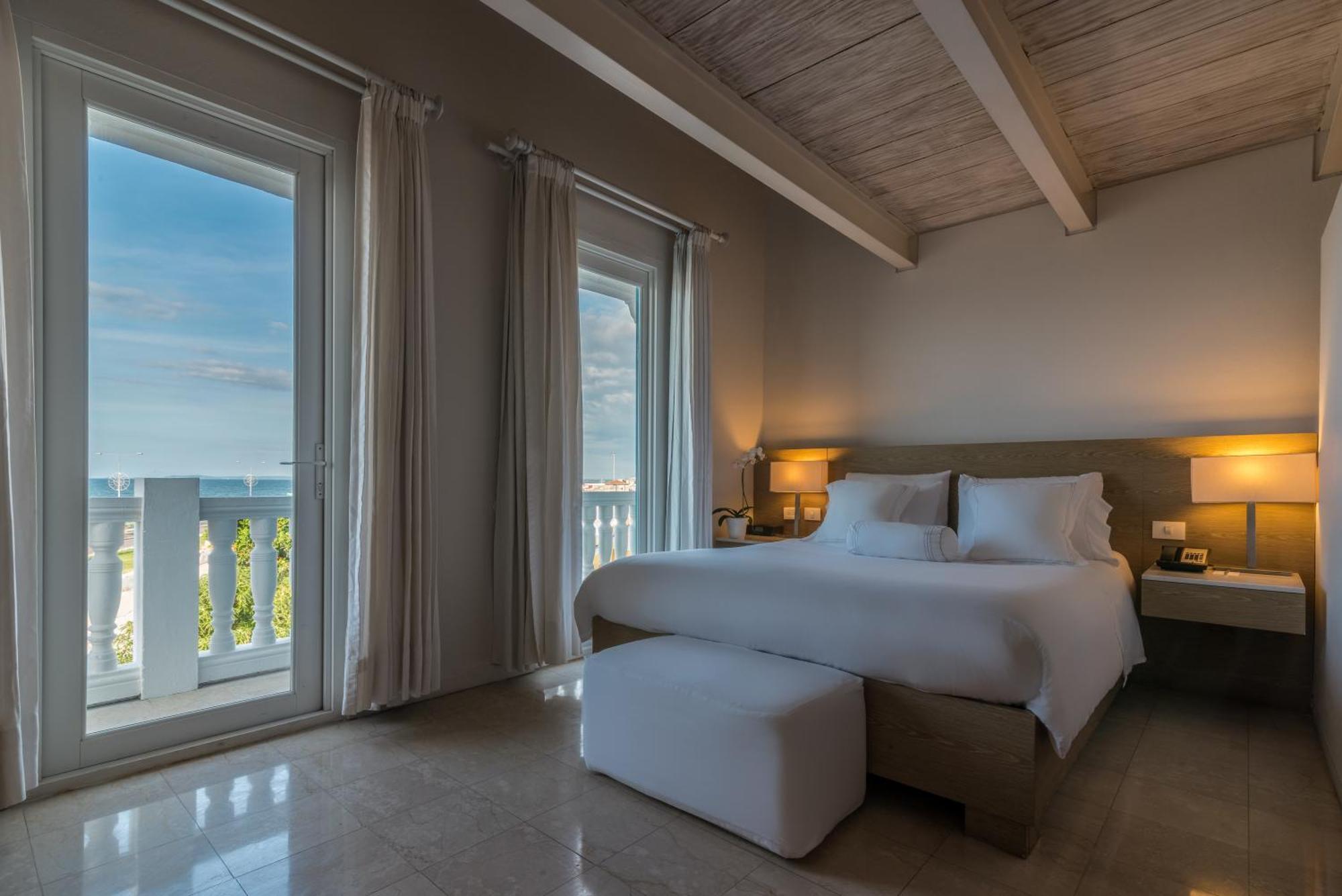 Family Duplex King Suite with Sea View