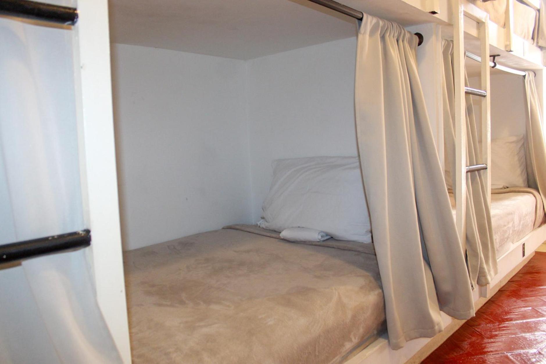 Posto Letto in Dormitorio Misto con 4 Letti