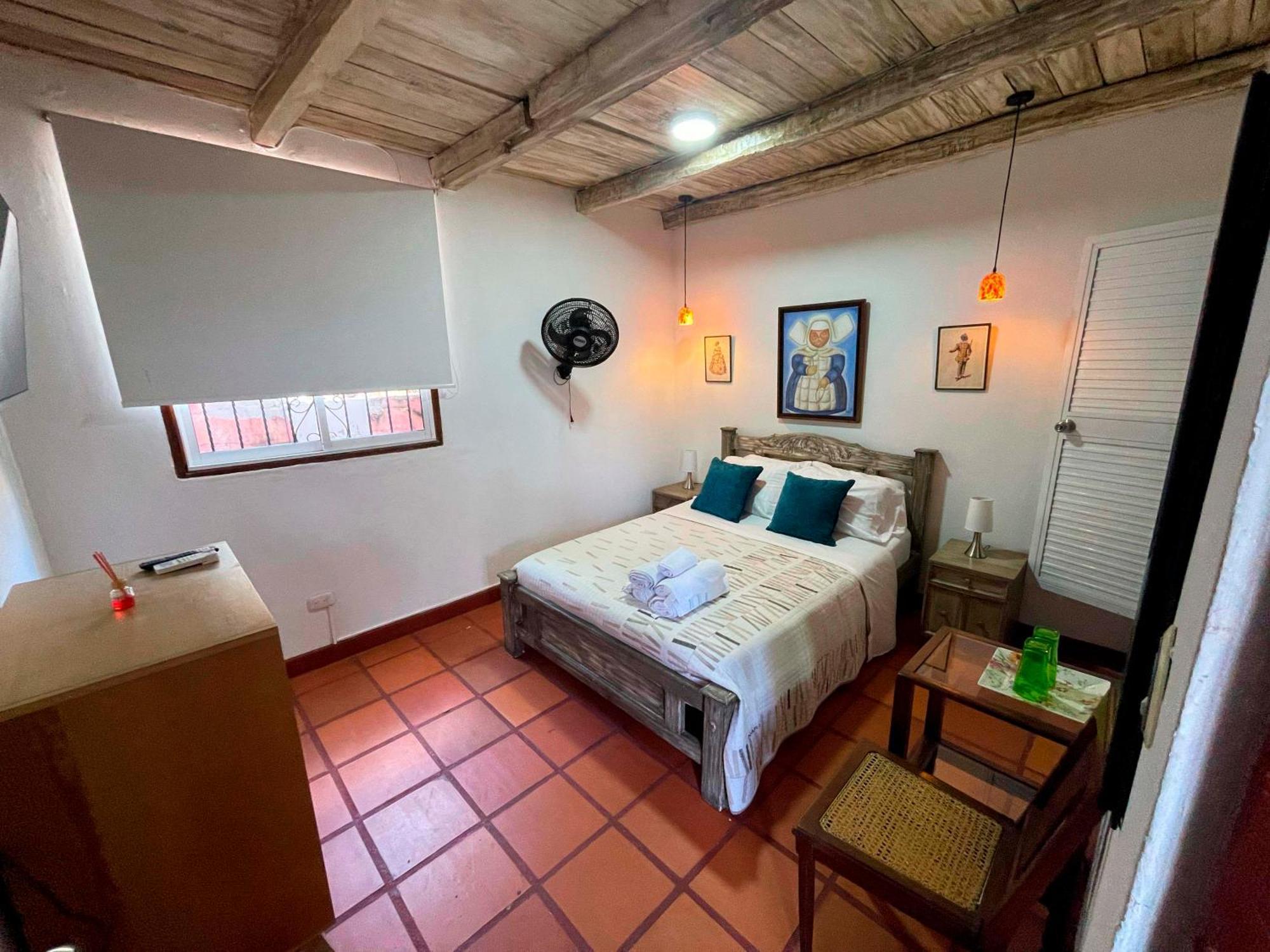 Large Single Room,1666054703:JPEG