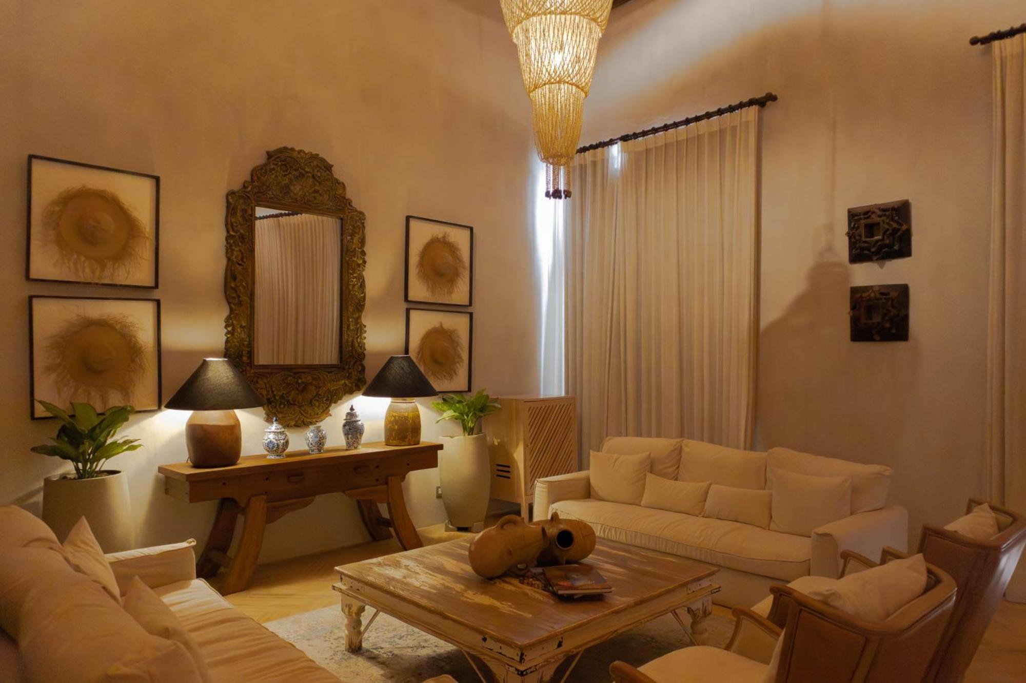 1 Bedroom Suite-King Bed With Balcony