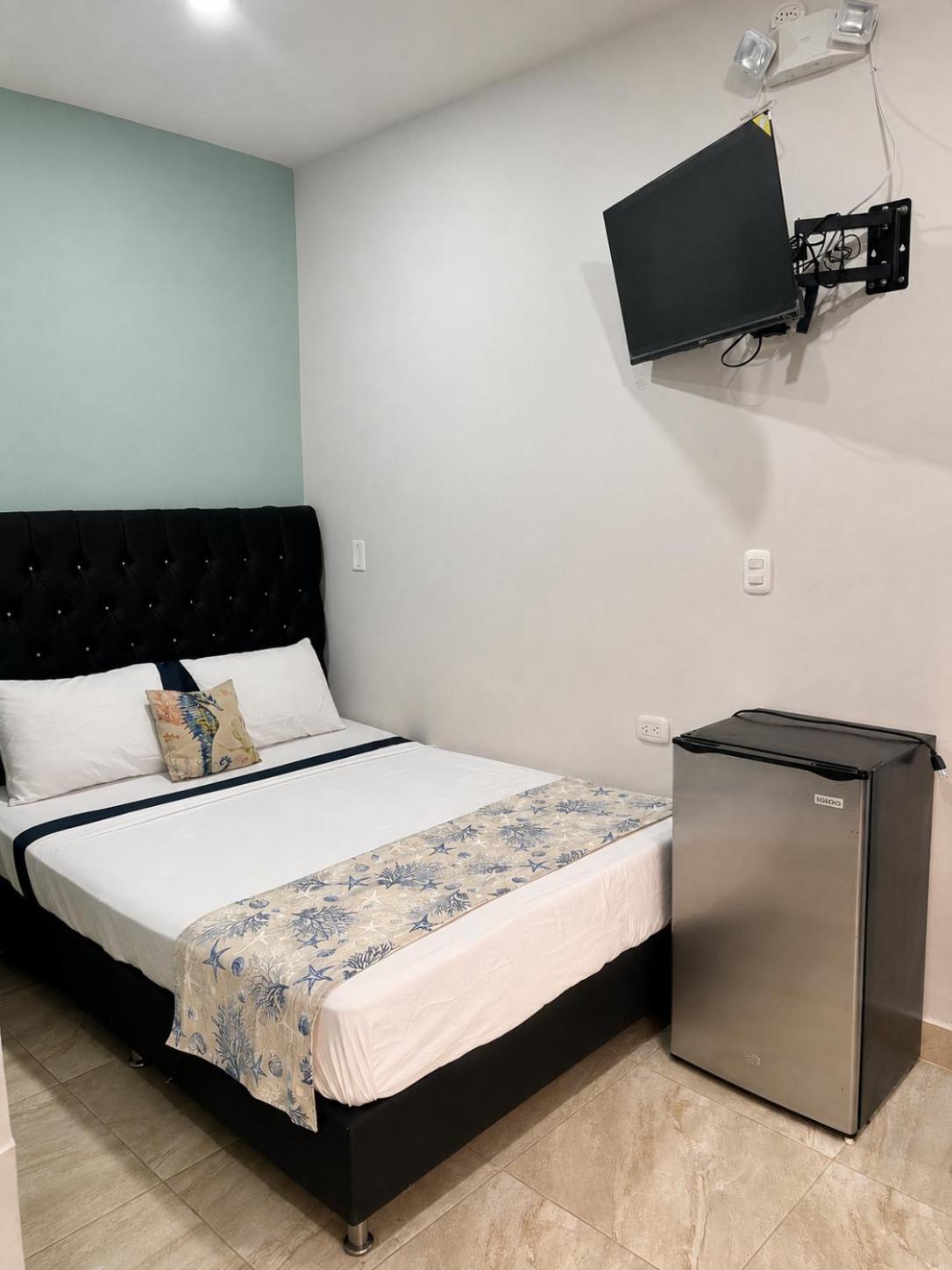 Doppelzimmer mit Balkon und Meerblick