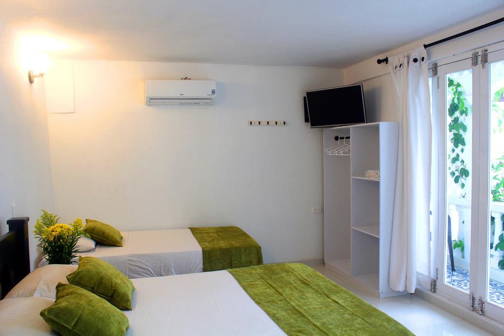 Triple Room,264160093:JPEG