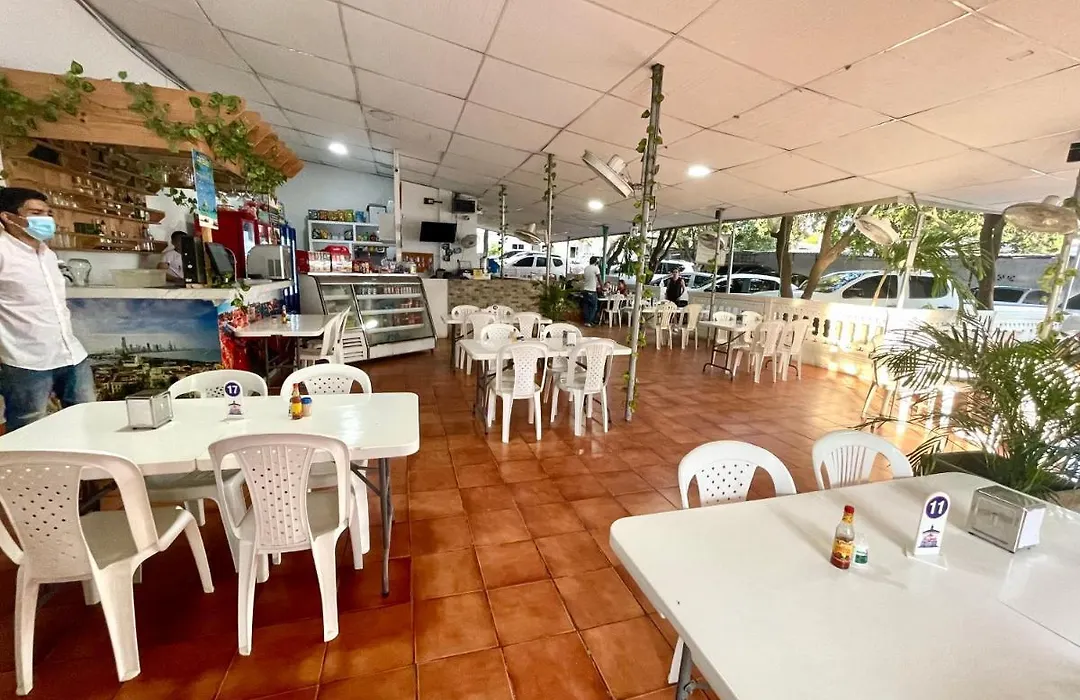 Hotel Y Restaurante La Quinta-1