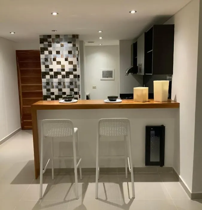 Apartamento En Cartagena Frente A La Playa De Marbella Entre El Aeropuerto Y El Centro Historico-1