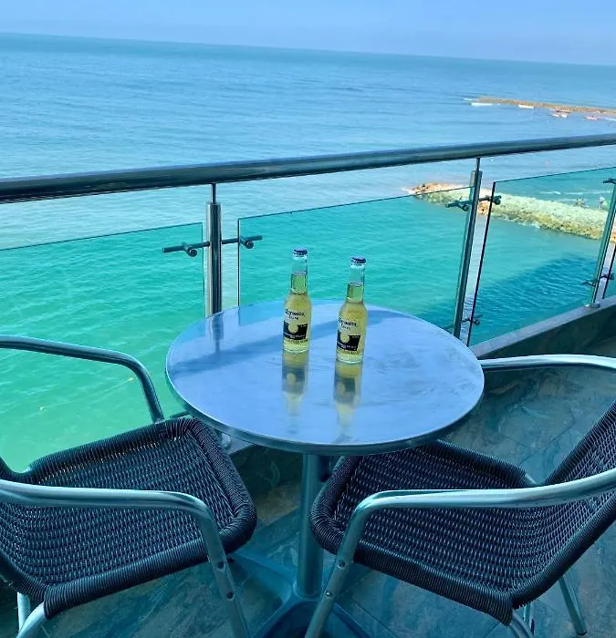 Apartamento 807 Moderno En El Laguito, Vista Al Mar-1