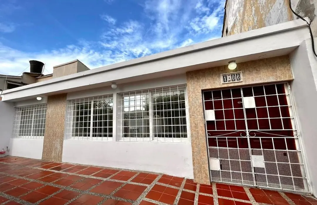 Casa De 4 Cuartos Para Grupos En Crespo Por Parceros Group-1