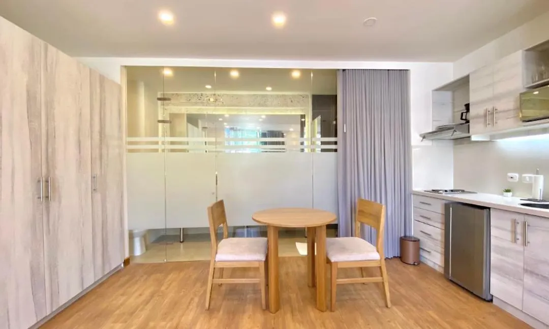 Beautiful 1Br Suite 105-1