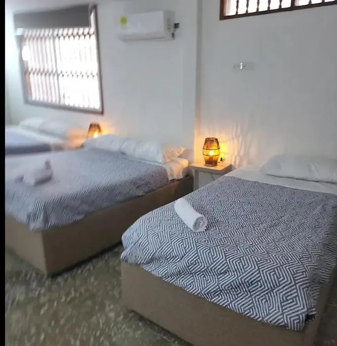 M3-J Habitacion Quintuple En El Centro Historico Con Aire Acondicionado Y Wifi-1