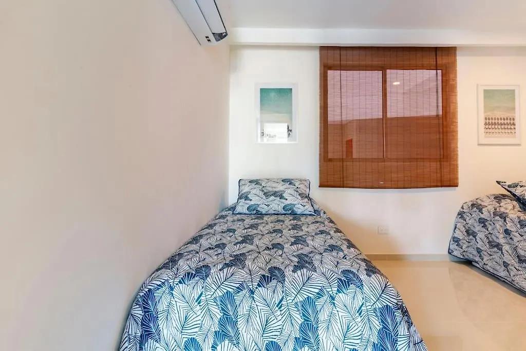 Precioso Apartamento Con Una Vista De Ensueno.-1