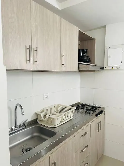 Lindo Apartamento A Metros De La Playa De Marbella-1