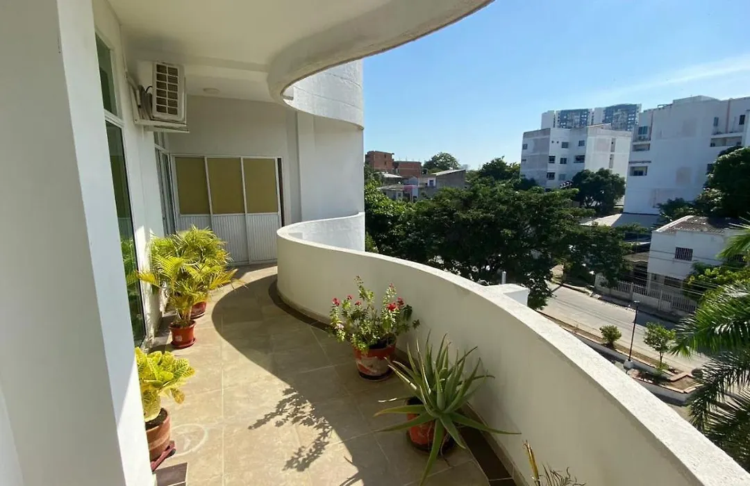 Los Alpes Edif Mile Habitacion Grande Privada Con Sala-Comedor Compartida-1