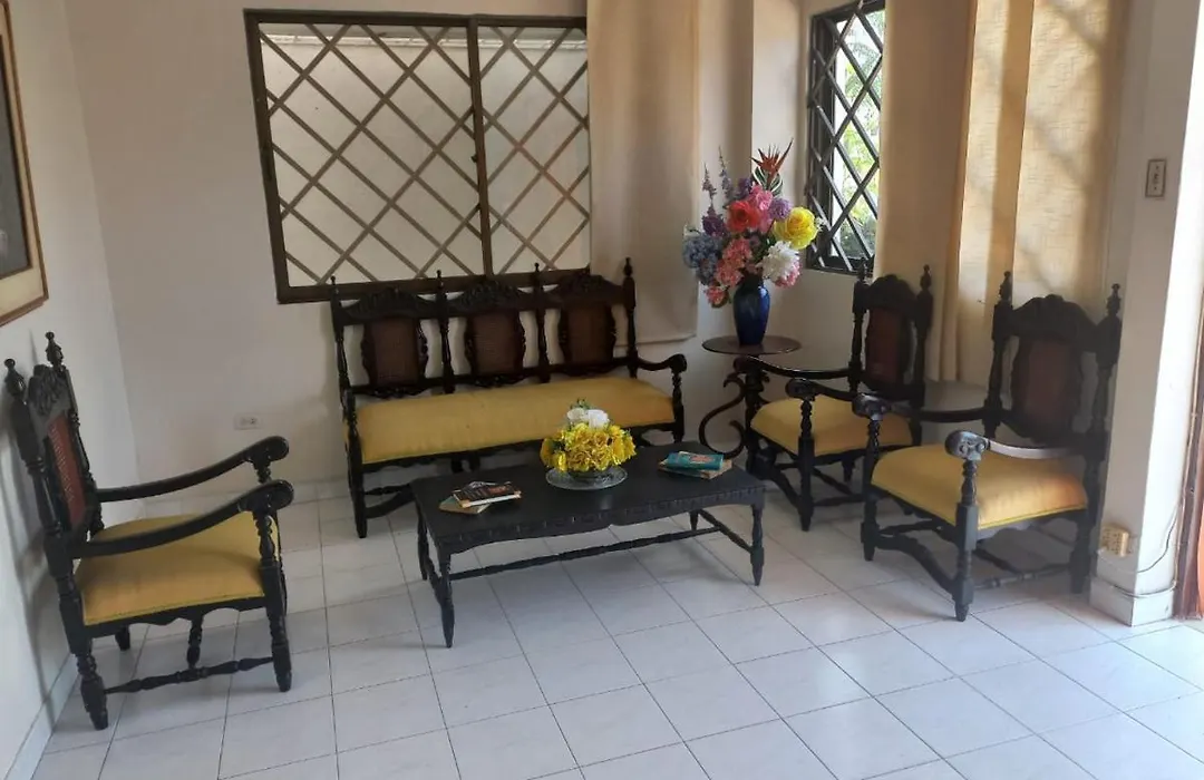 Lindo Apartamento Cerca Al Centro-1