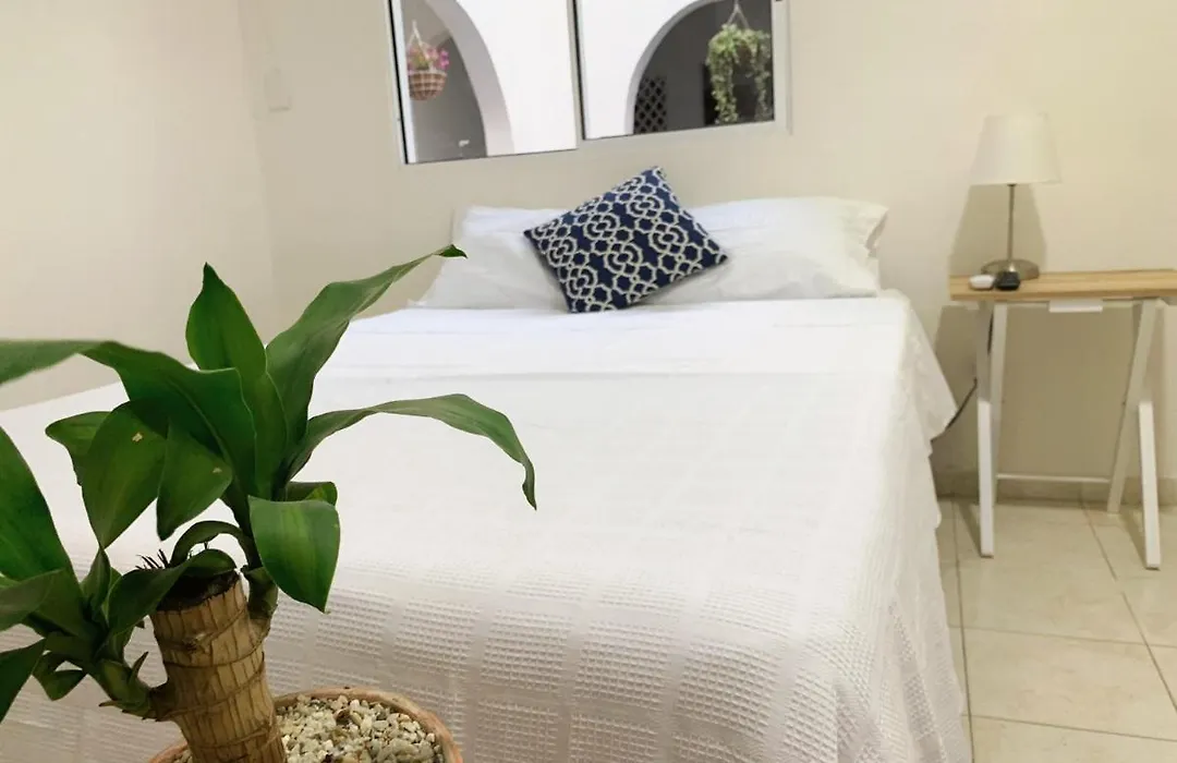 Habitacion Privada Cerca Al Centro Historico Y Getsemani-La Luna Guest House-1