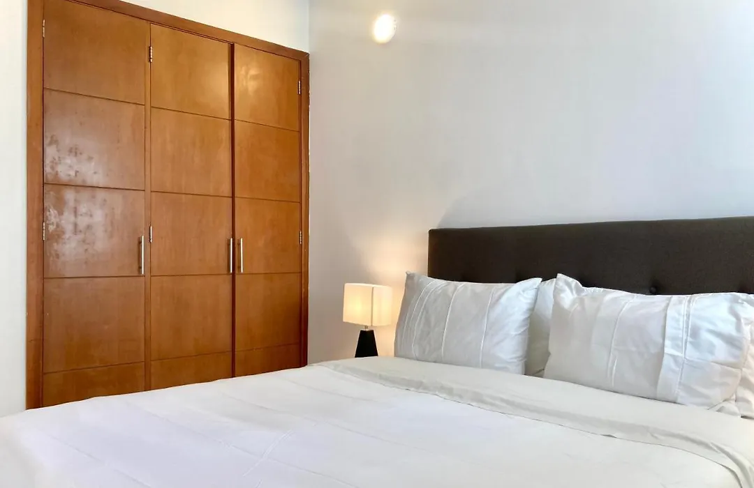 Charming 2Br Apartment With Terrace In El Laguito-1