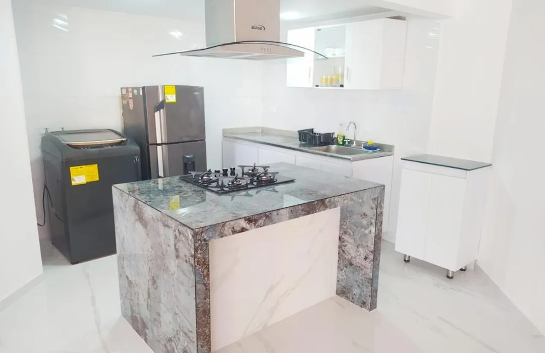 Apartamento Con Vista Al Mar-Cerca Al Centro Historico-Piso 9 M-1