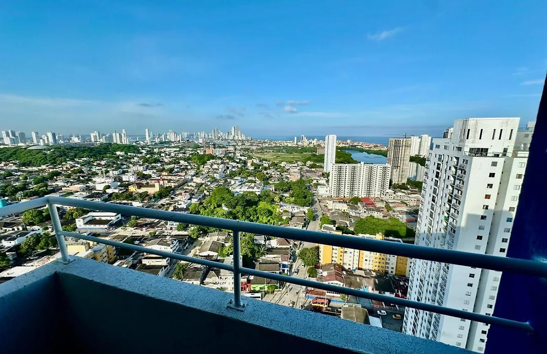 Hermosa Vista Desde El Piso 31 Cerca A Marbella-1