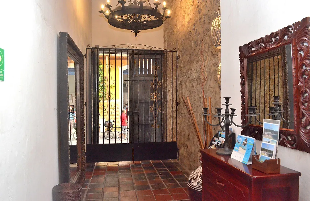 Hotel Puertas De Cartagena-1
