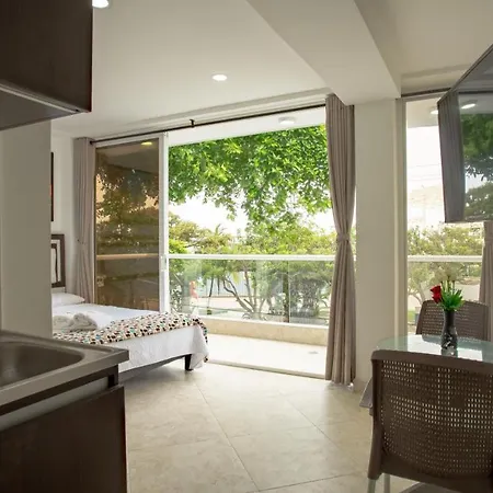 Hollywood Beach Suite-3