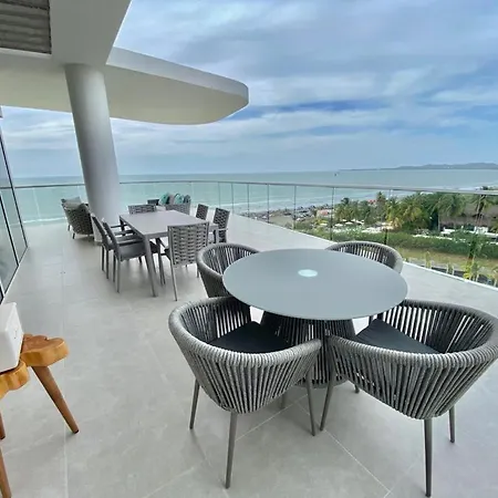 Serena Del Mar, Morros Io-2