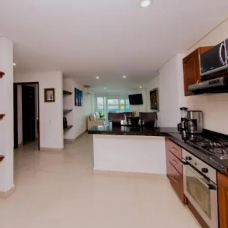 Apartamento Familiar Con Vista A El Laguito Cartagena-3