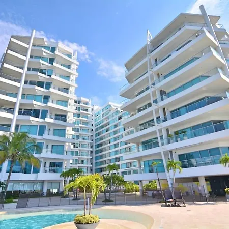 Moderno 3 Alcobas Frente a Playa-3