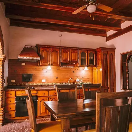 Casa Heliconia-2
