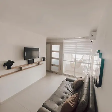 Lovely 2 Bedroom Apartment With Pool And Gym-3