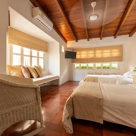 Casa Porto - Luxury 5 Bedroom Beachfront Villa In Bocagrande By Huespedia-2