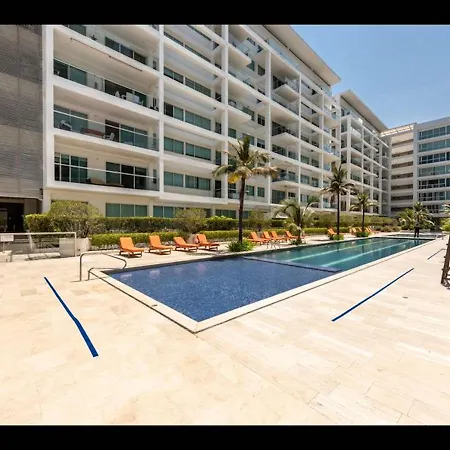 1M34-1 Beachfront Apartment With Air Conditioning And Wifi-3