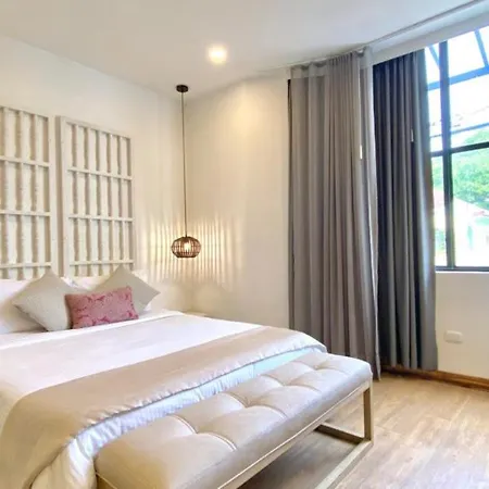 Beautiful 1Br Suite 105-3