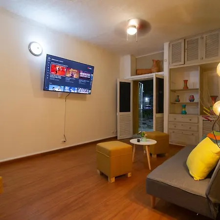Cozy Apartment In The Heart Of The Walled City-3