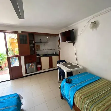 Habitacion Independiente Cerca Al Aereopuerto-2