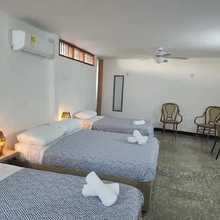 M3-J Habitacion Quintuple En El Centro Historico Con Aire Acondicionado Y Wifi-2