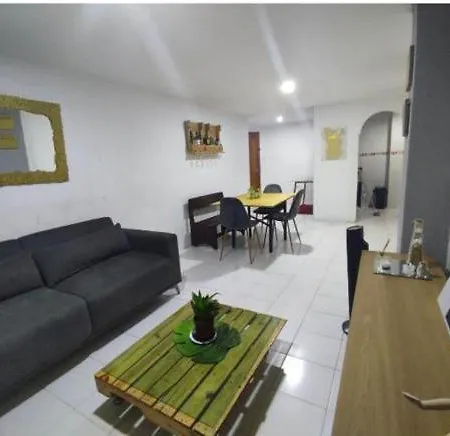 Acogedor Apartamento En Zona Central-3