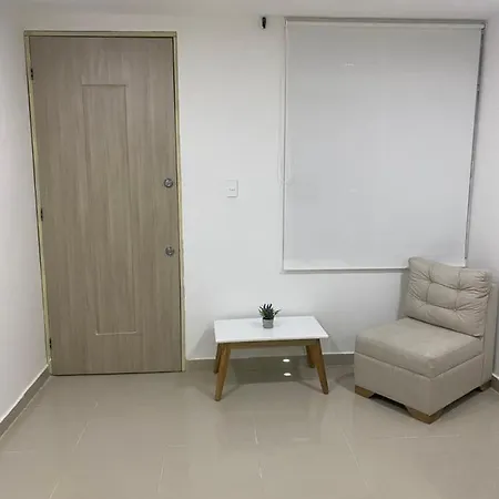 Comodo Apartamento En Crespo 301-3