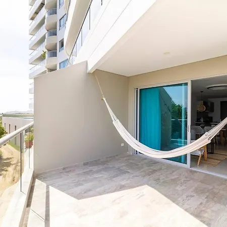 Precioso Apartamento Con Una Vista De Ensueno.-2