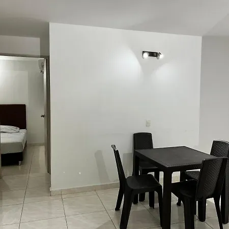 Apartamento Economico A 10 Minutos Del Aeropuerto-2