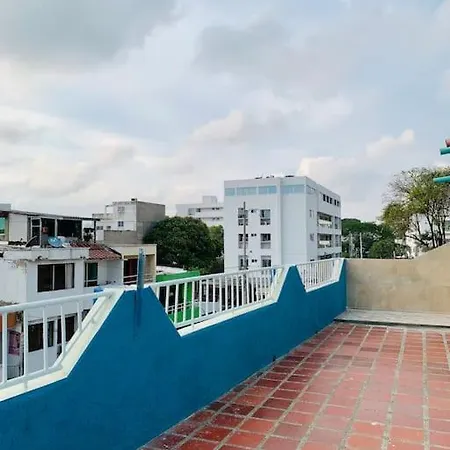 Apartment For 8, Near To The Beaches And Downtown-3