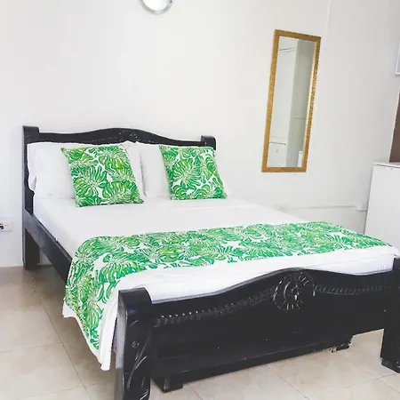 8Ctp-1 8 Bedroom Republican House In Getsemani With Pool-2