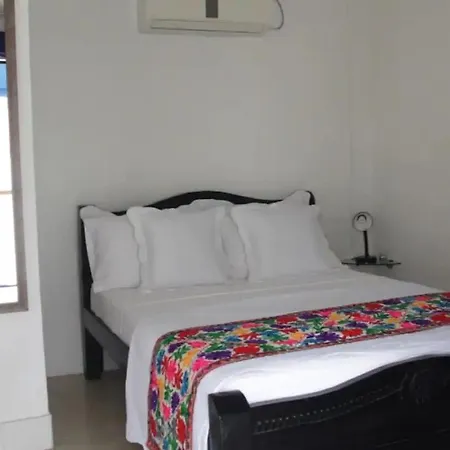 8Ctp-1 8 Bedroom Republican House In Getsemani With Pool-3
