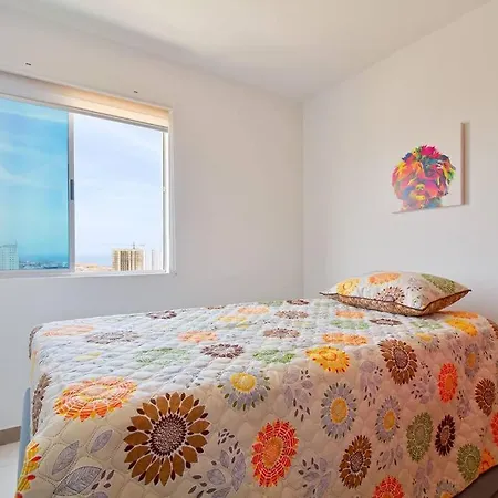 Apartamento Nuevo Con Vista Al Castillo San Felipe-2