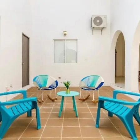 Habitacion Privada Cerca Al Centro Historico Y Getsemani-La Luna Guest House-2
