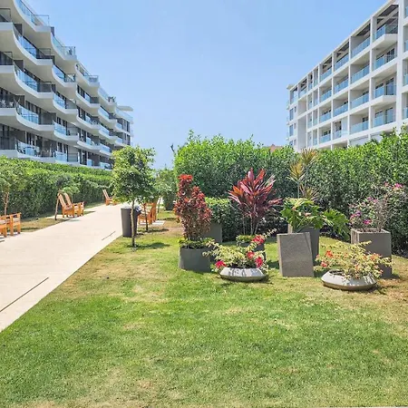 Gorgeous New Apartment Next To The Beach-2