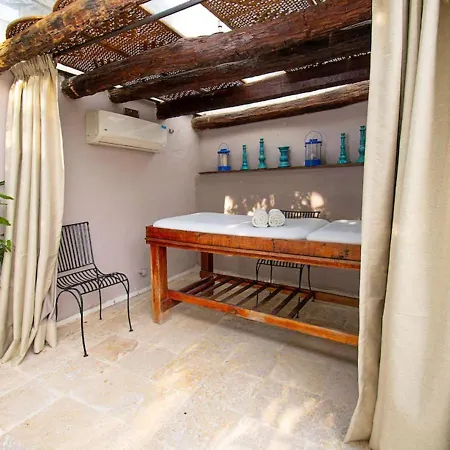 Room In Lodge - Hb-Kpf Boutique Hotel Room With Jacuzzi Air Conditioning And Wifi-3