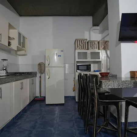 Apartamento Con Entrada Privada Laguito5-3