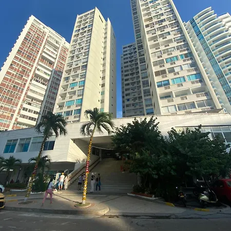 Apartamento Familiar Edificio Tres Carabelas-2